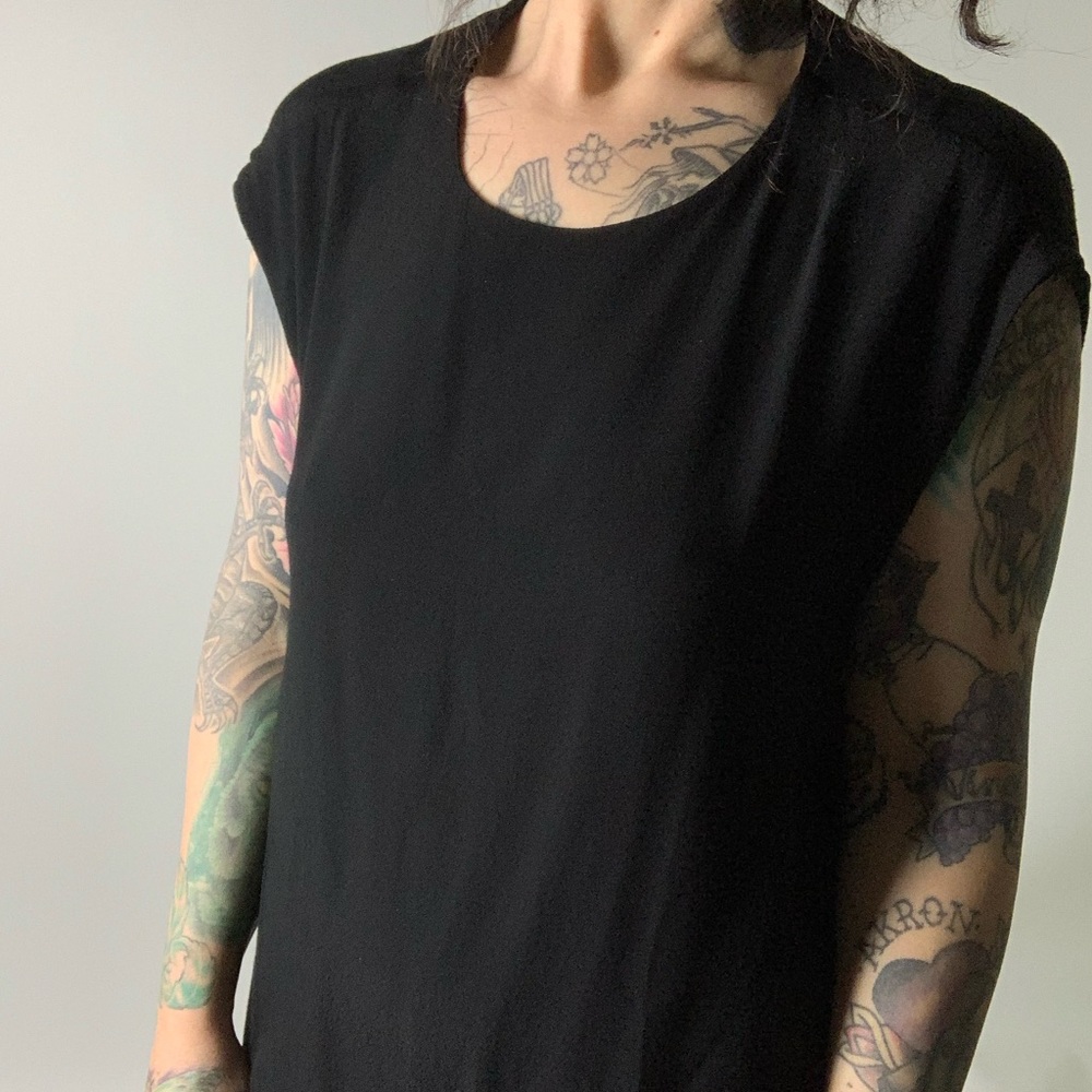 OAK NYC Open Back Layered Poly Crepe Dress Black - Picture 3 of 10